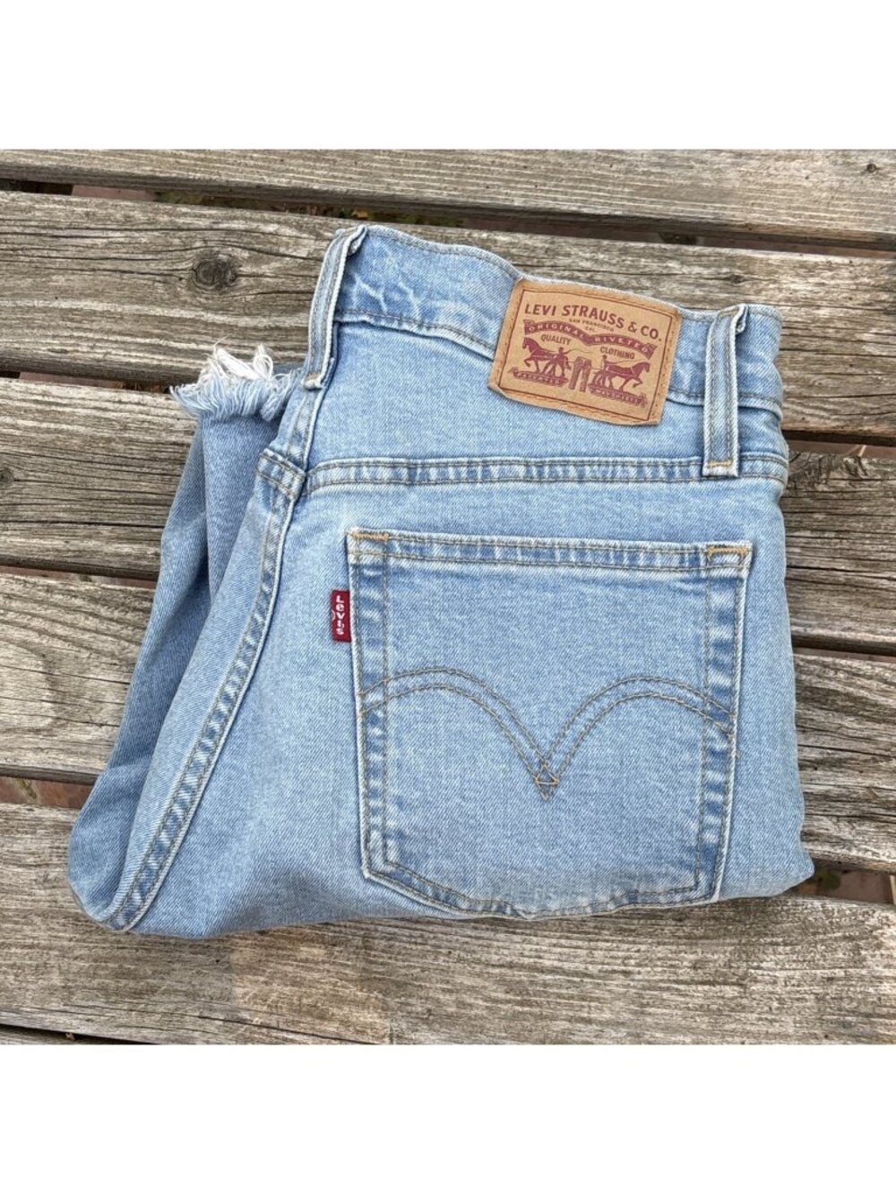 Levis Button Fly Wedgie Jeans Womens 27 HiRise Skinny Distressed Blue Light Wash